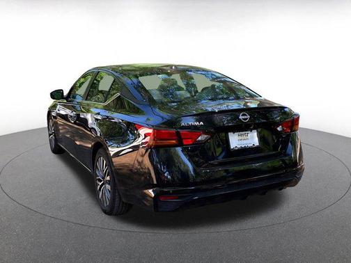 Super Black 2025 Nissan Altima SV FWD