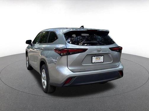Celestial Silver Metallic 2025 Toyota Highlander LE