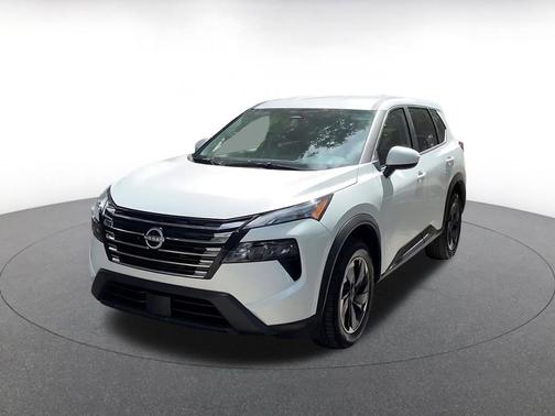 Everest White Pearl 2025 Nissan Rogue SV