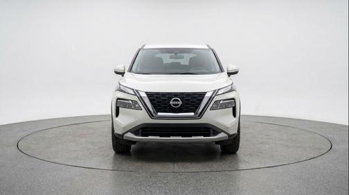 Everest White Pearl 2025 Nissan Rogue SV