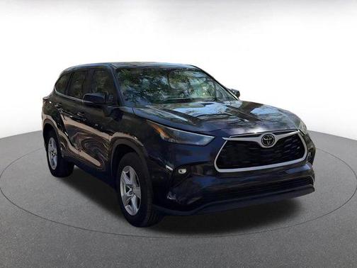 2025 Toyota Highlander LE