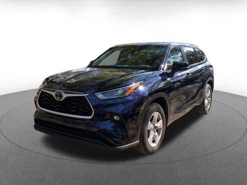 2025 Toyota Highlander LE