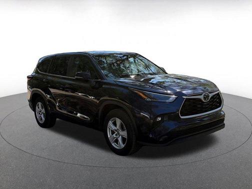 2025 Toyota Highlander LE