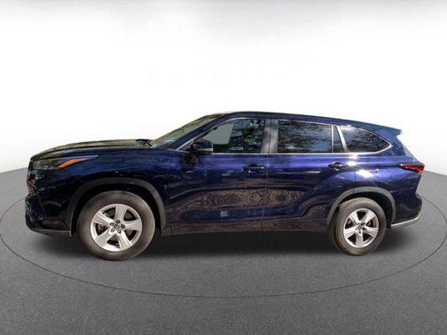 2025 Toyota Highlander LE