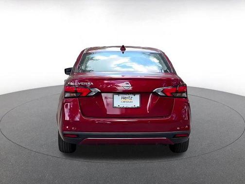 Scarlet Ember Tintcoat 2025 Nissan Versa 1.6 SV