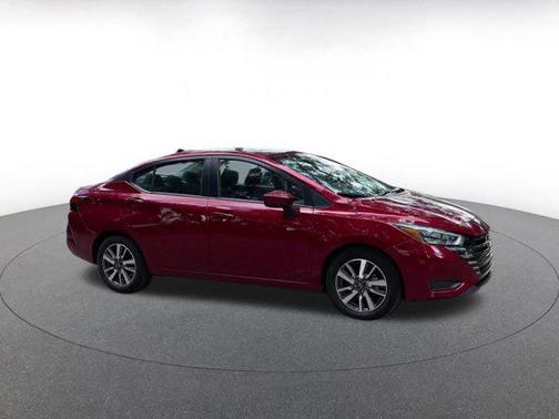 Scarlet Ember Tintcoat 2025 Nissan Versa 1.6 SV