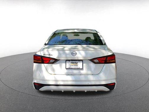 Pearl White Tricoat 2025 Nissan Altima SV FWD