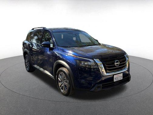 2025 Nissan Pathfinder SV FWD