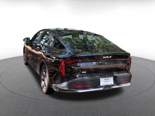 Aurora Black Pearl 2025 Kia K4 LXS