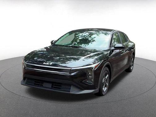 Aurora Black Pearl 2025 Kia K4 LXS