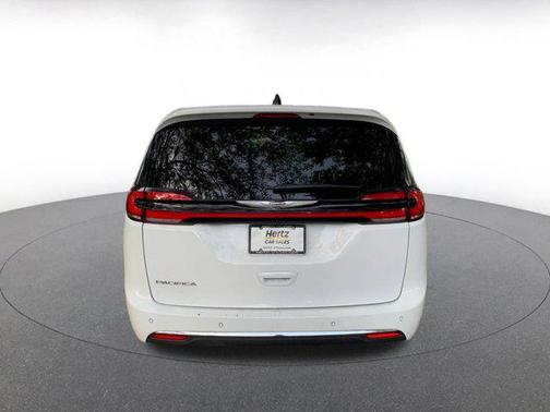 2025 Chrysler Pacifica L