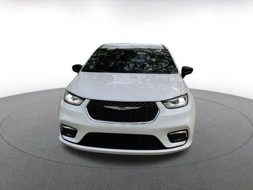 2025 Chrysler Pacifica L