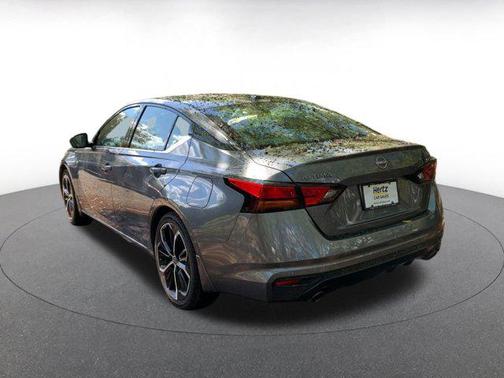 2025 Nissan Altima SR FWD