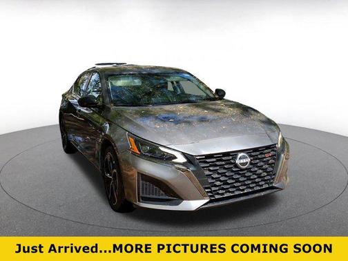 2025 Nissan Altima SR FWD