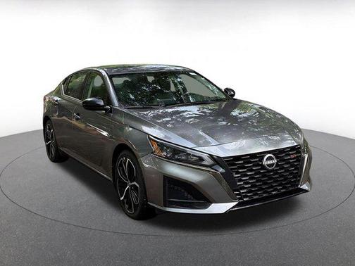 2025 Nissan Altima SR FWD