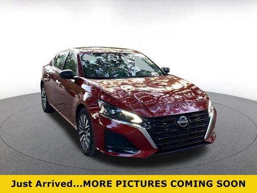 2025 Nissan Altima SV FWD