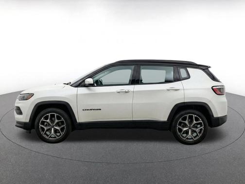 Silver Zynith Metallic Clearcoat 2025 Jeep Compass Limited