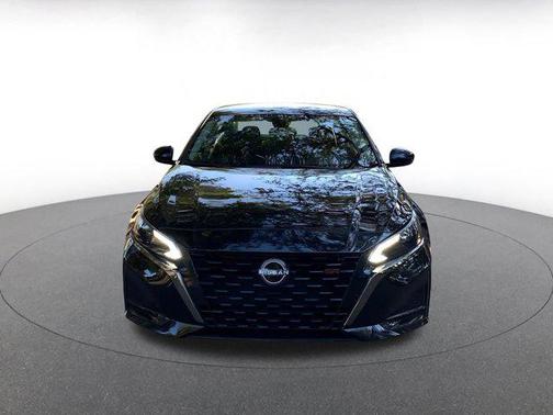 Super Black 2025 Nissan Altima SR FWD