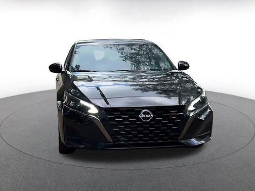 Super Black 2025 Nissan Altima SR FWD