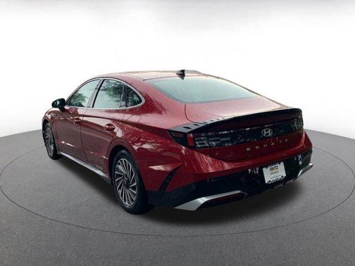 2024 Hyundai SONATA Hybrid SE