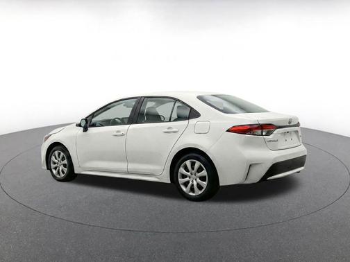 Ice Cap 2025 Toyota Corolla LE