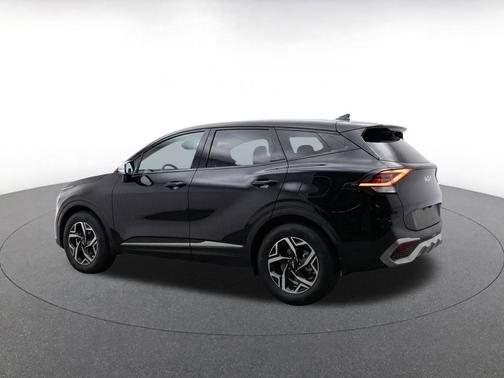 Ebony Black 2025 Kia Sportage LX