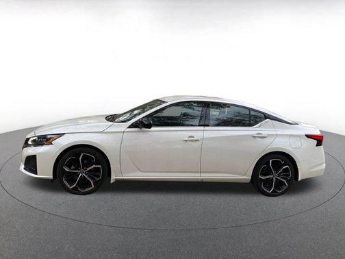 2025 Nissan Altima SR FWD