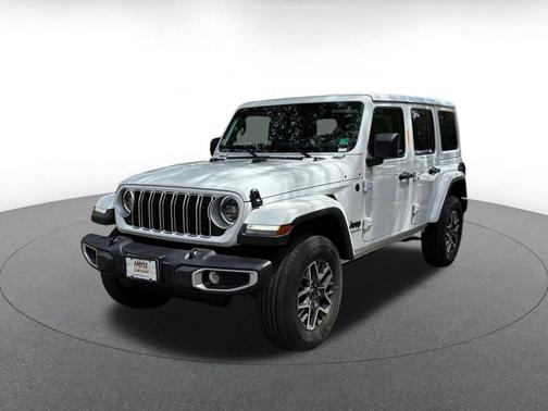 Bright White Clearcoat 2025 Jeep Wrangler 4-Door Sahara 4x4