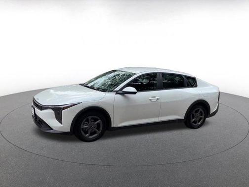 Snow White Pearl 2025 Kia K4 LXS