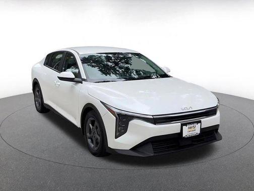 Snow White Pearl 2025 Kia K4 LXS