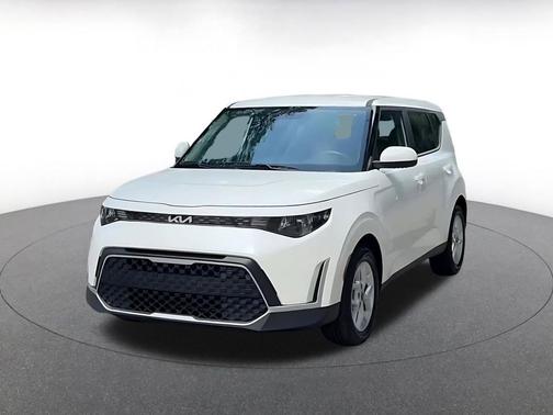 Snow White Pearl 2025 Kia Soul LX