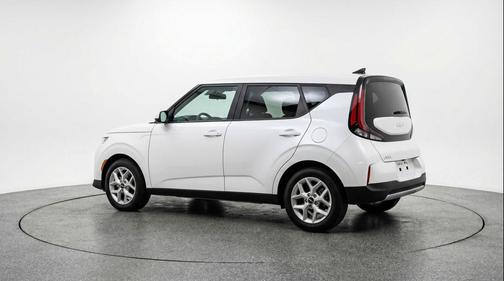 Snow White Pearl 2025 Kia Soul LX