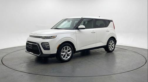 Snow White Pearl 2025 Kia Soul LX