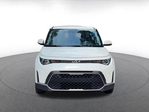 Snow White Pearl 2025 Kia Soul LX