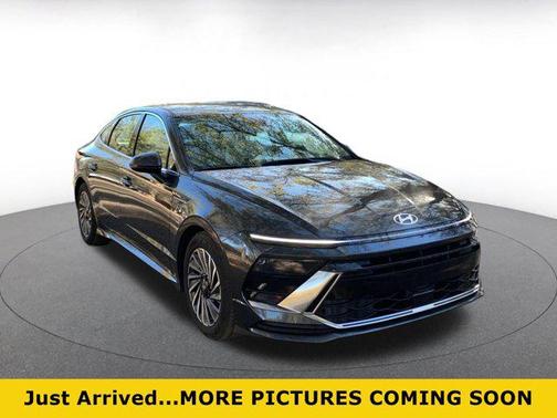 2025 Hyundai SONATA Hybrid SE