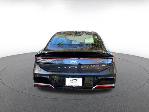 2025 Hyundai SONATA Hybrid SE