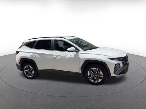 Serenity White Pearl 2025 Hyundai TUCSON SEL