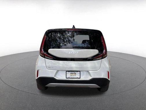Snow White Pearl 2025 Kia Soul LX