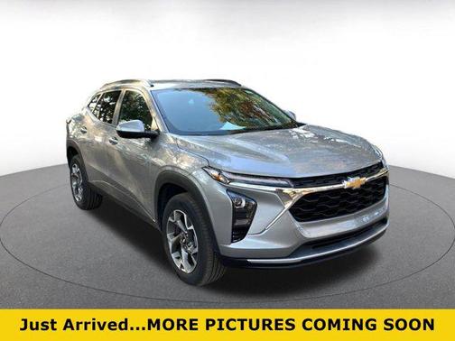 Sterling Gray Metallic 2025 Chevrolet Trax LT