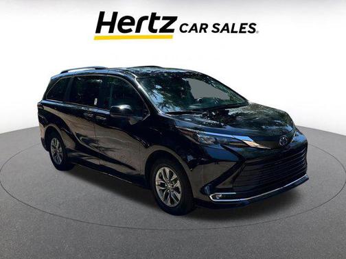 2024 Toyota Sienna XLE 8 Passenger