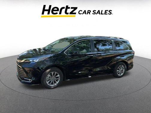 2024 Toyota Sienna XLE 8 Passenger