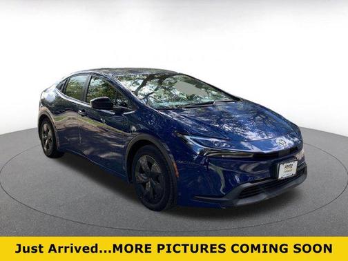 2025 Toyota Prius LE
