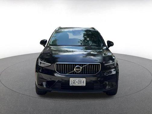 2024 Volvo XC40 CORE
