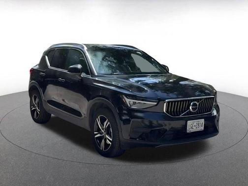 2024 Volvo XC40 CORE