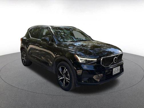 2024 Volvo XC40 CORE