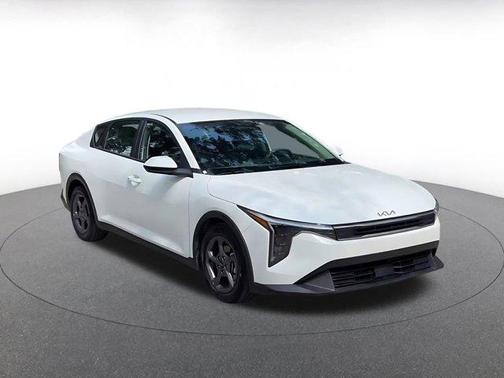 Snow White Pearl 2025 Kia K4 LXS