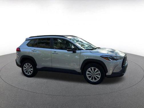 2025 Toyota Corolla Cross LE