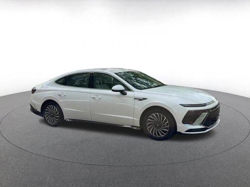 2025 Hyundai SONATA Hybrid SE