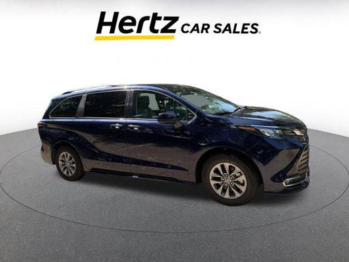 2024 Toyota Sienna XLE 8 Passenger