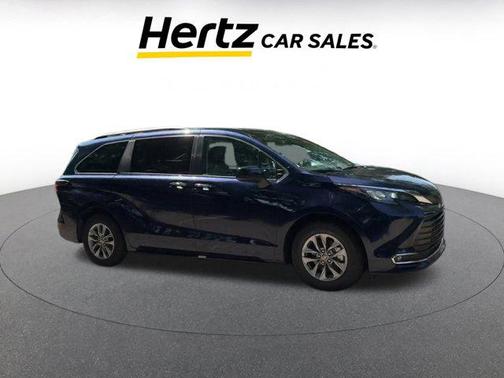 2024 Toyota Sienna XLE 8 Passenger